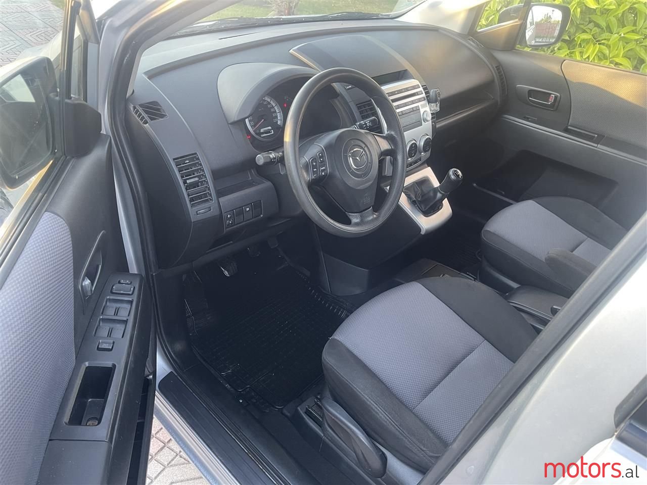 2007' Mazda Mazda5 photo #5