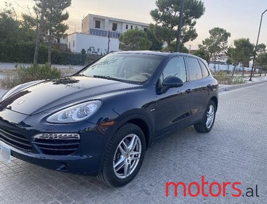 2012' Porsche Cayenne photo #1