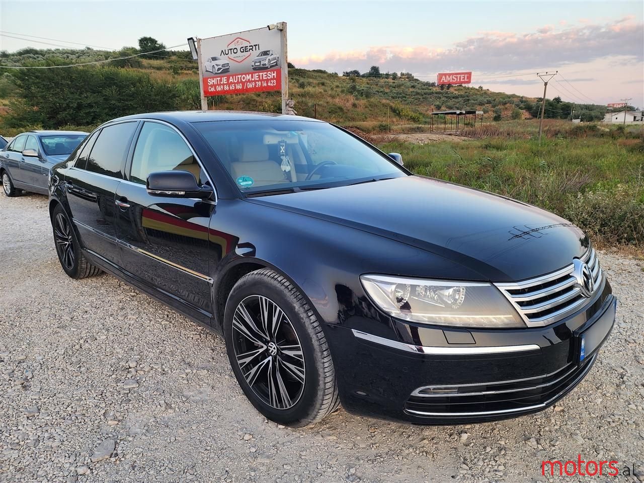 2015' Volkswagen Phaeton photo #6