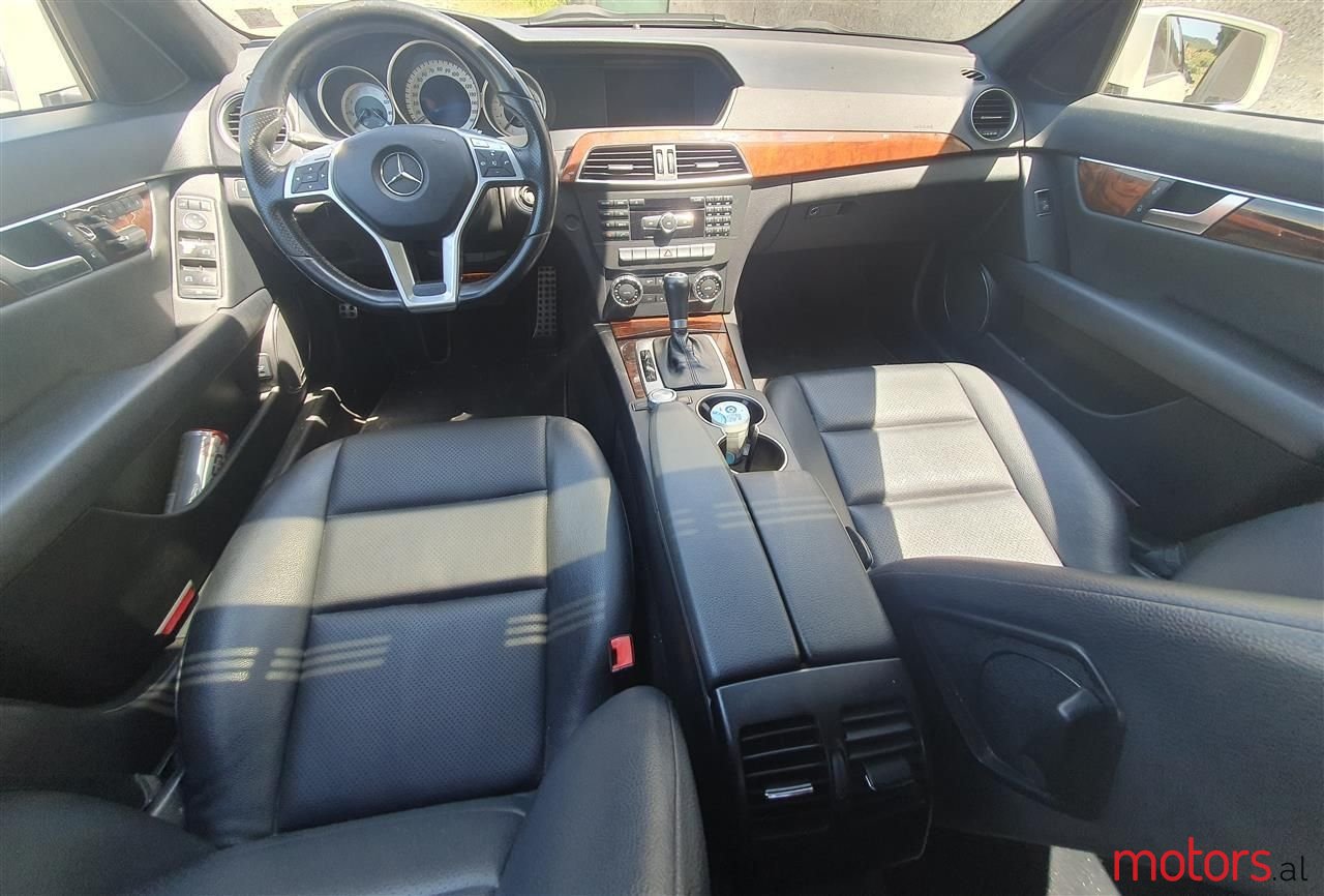 2012' Mercedes-Benz C 300 photo #3