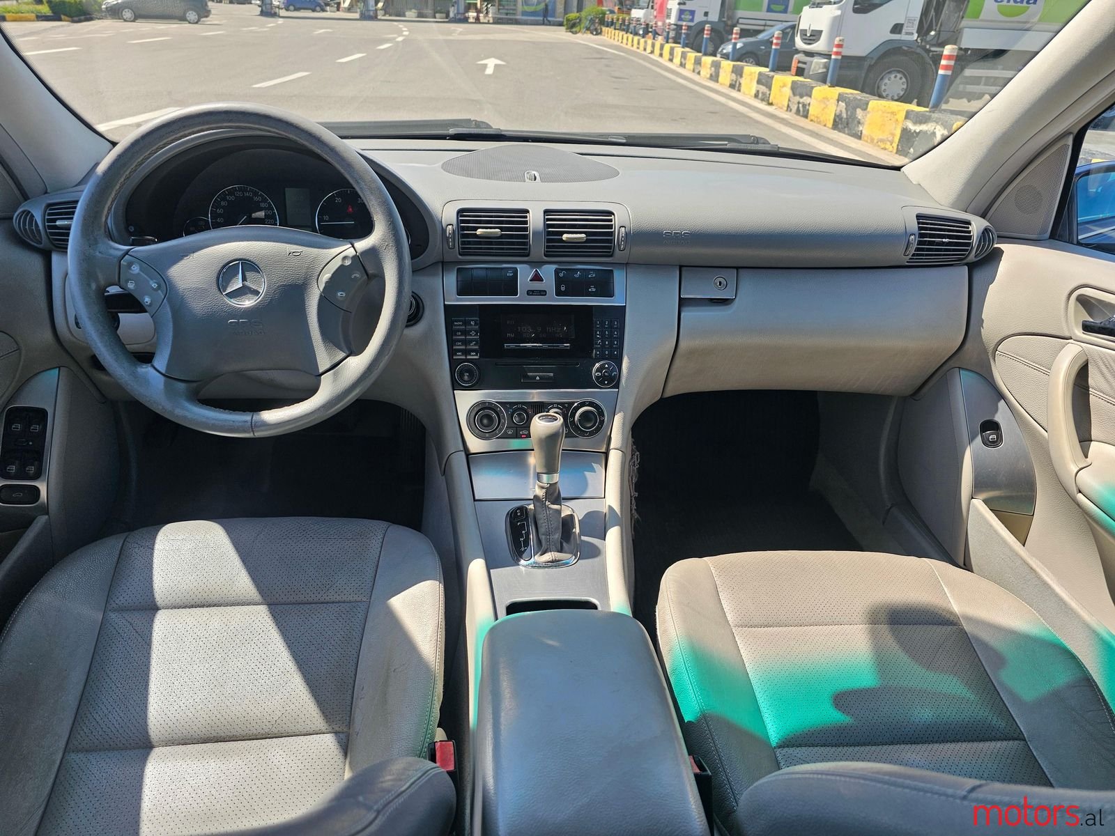 2005' Mercedes-Benz C 220 photo #6