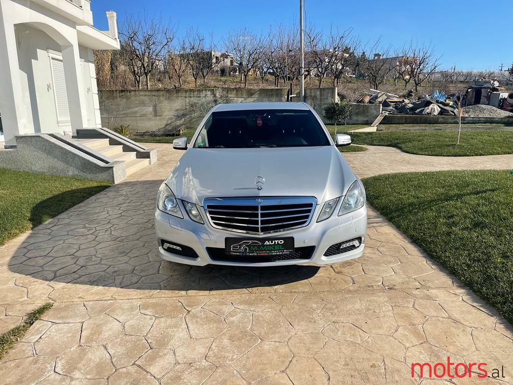 2010' Mercedes-Benz E 350 photo #2