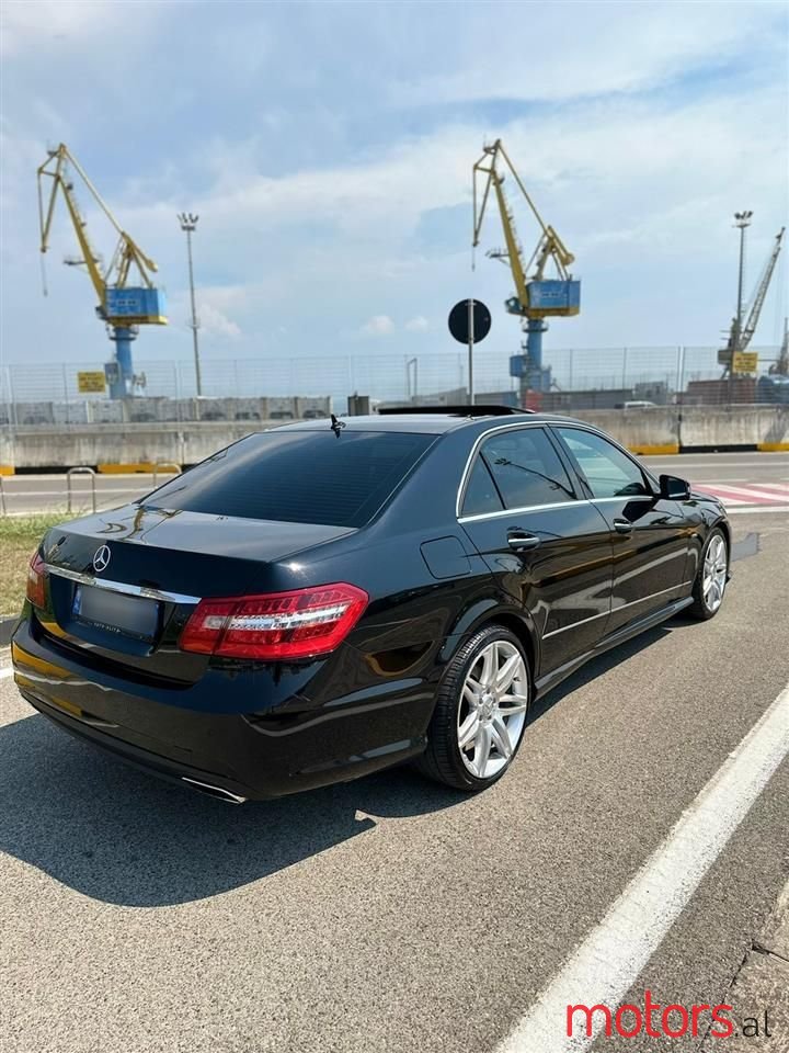 2010' Mercedes-Benz E 350 photo #5