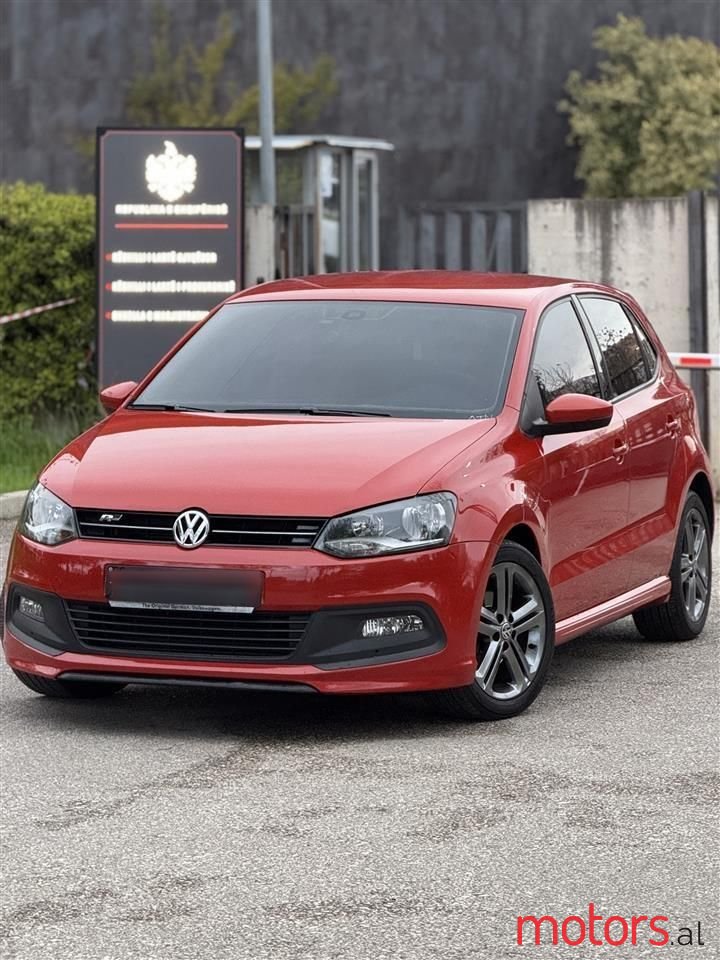 2014' Volkswagen Polo photo #1