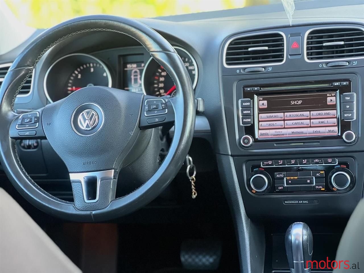 2012' Volkswagen Golf photo #3