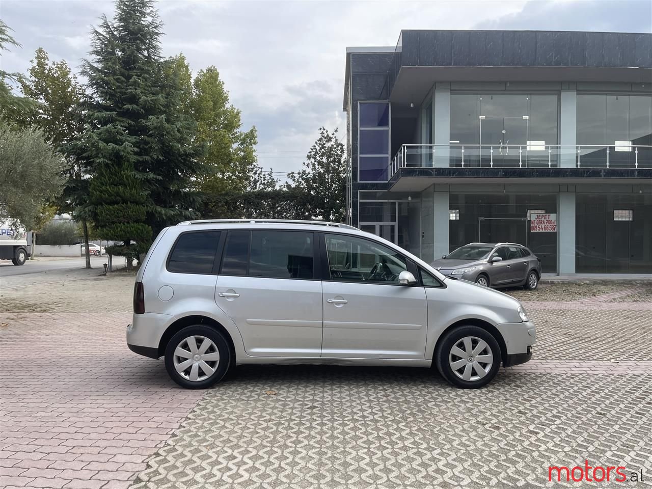 2005' Volkswagen Touran photo #2