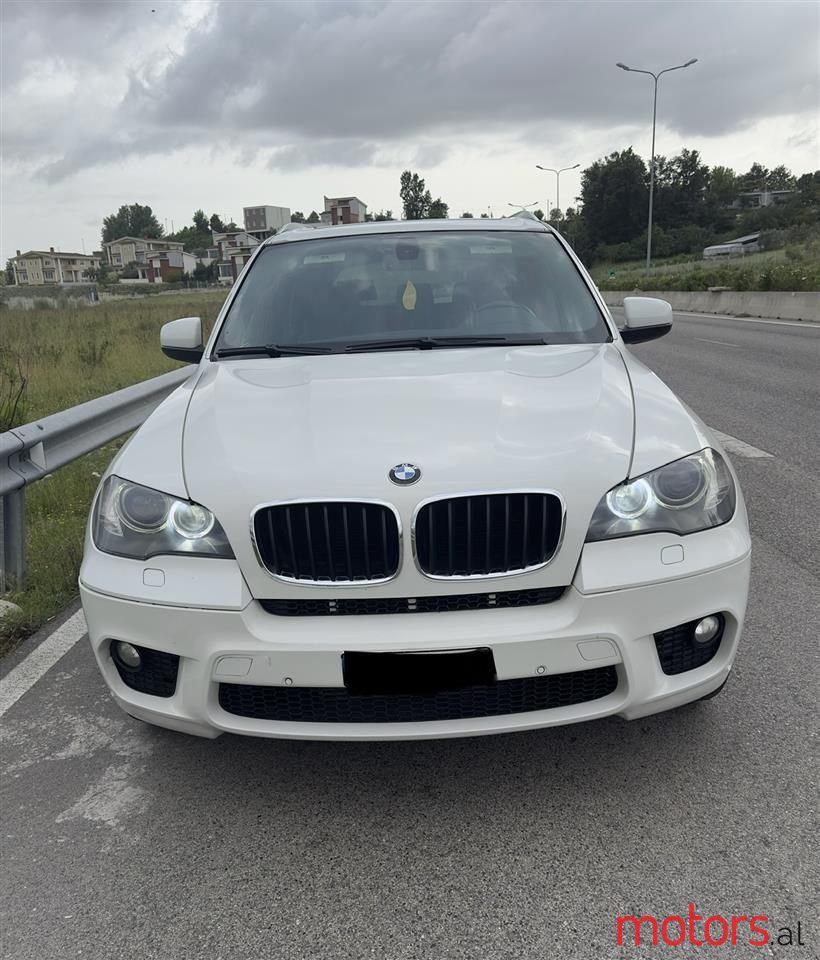 2011' BMW X5 photo #1