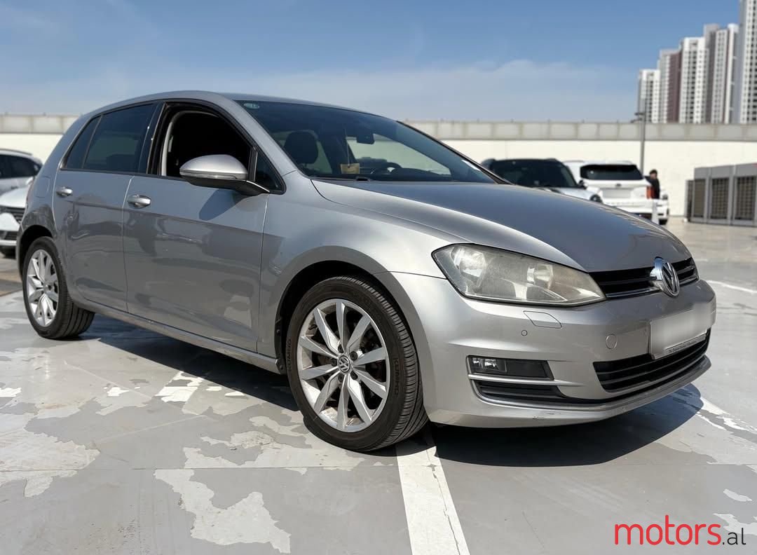2013' Volkswagen Golf photo #2