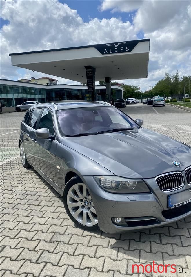 2012' BMW 325 photo #5