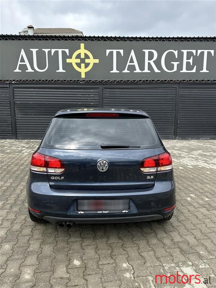 2011' Volkswagen Golf photo #3