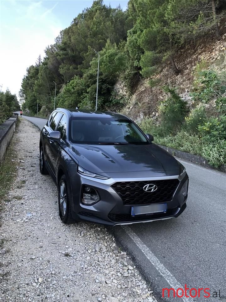 2018' Hyundai Santa Fe photo #2