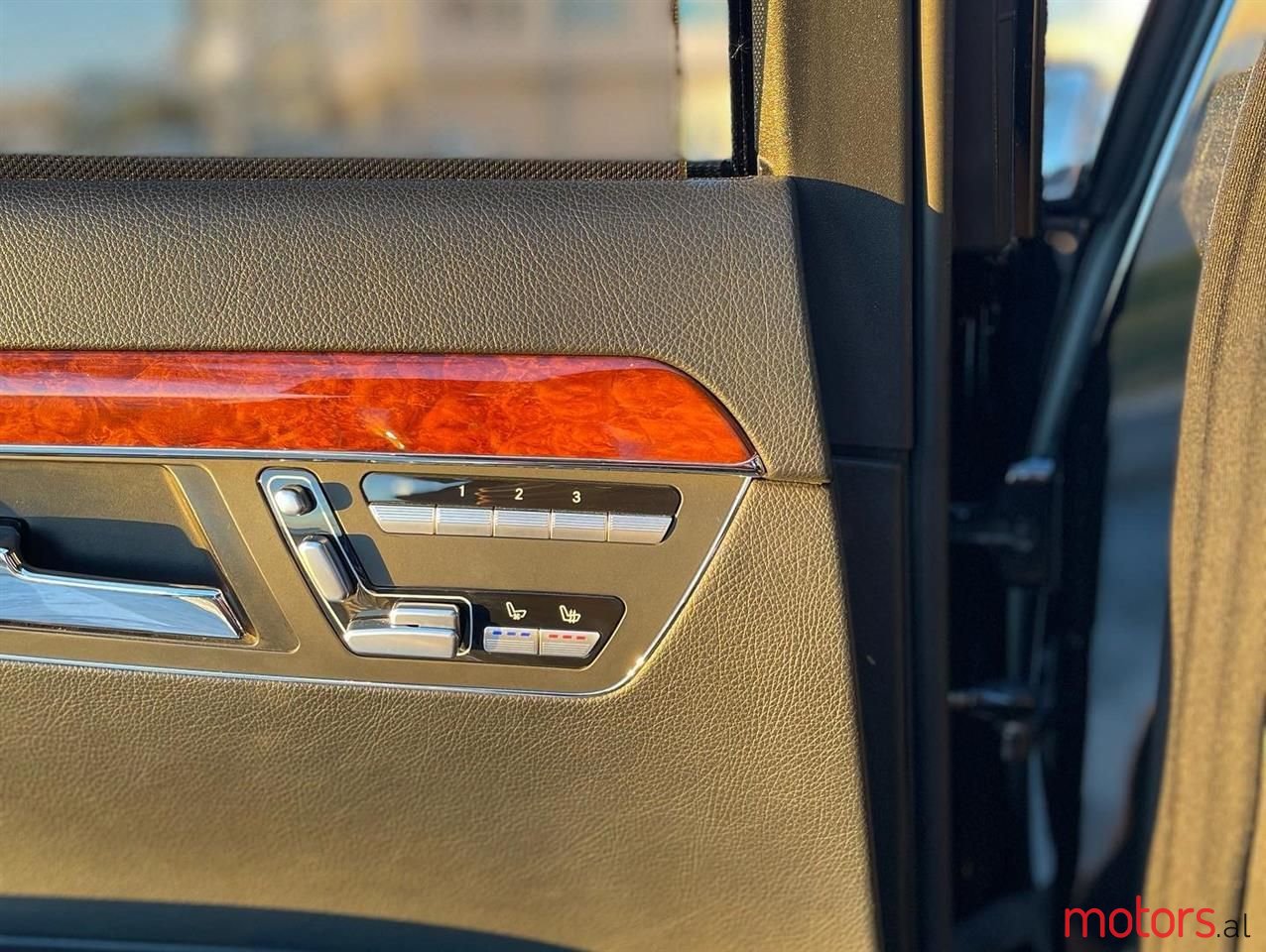 2012' Mercedes-Benz S 350 photo #5