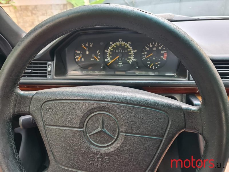 1994' Mercedes-Benz E 200 photo #5