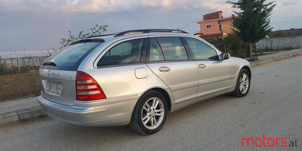 2001' Mercedes-Benz 220 photo #2