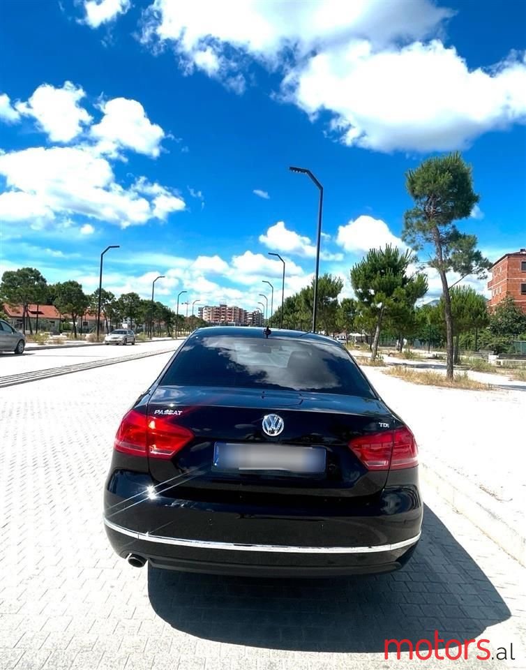 2014' Volkswagen Passat photo #2