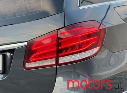 2016' Mercedes-Benz E 220 photo #2