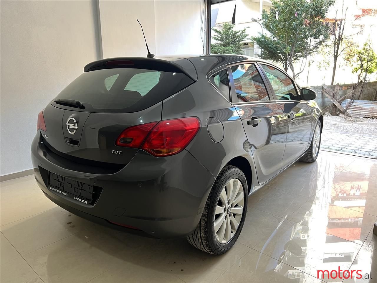 2010' Opel Astra photo #4