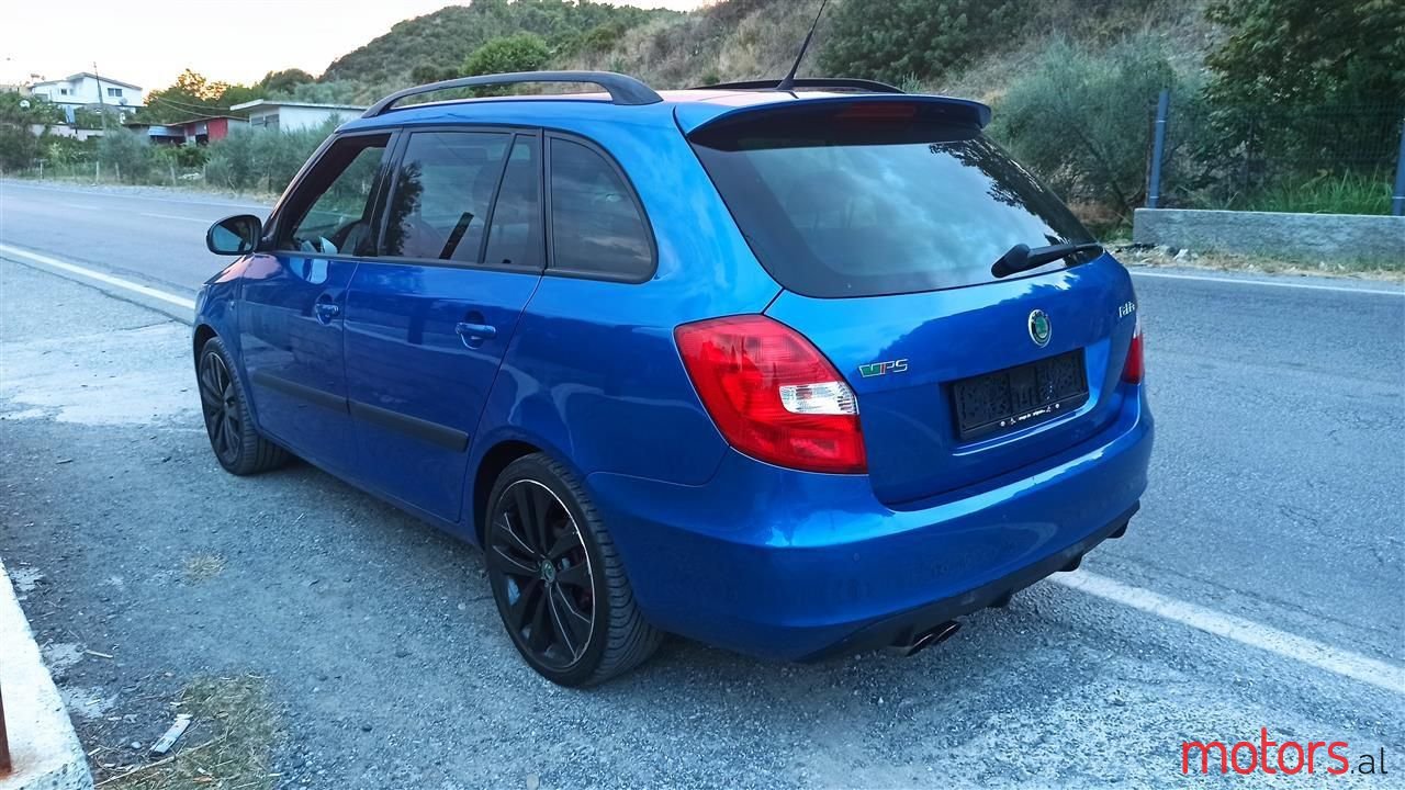 2011' Skoda Fabia photo #6