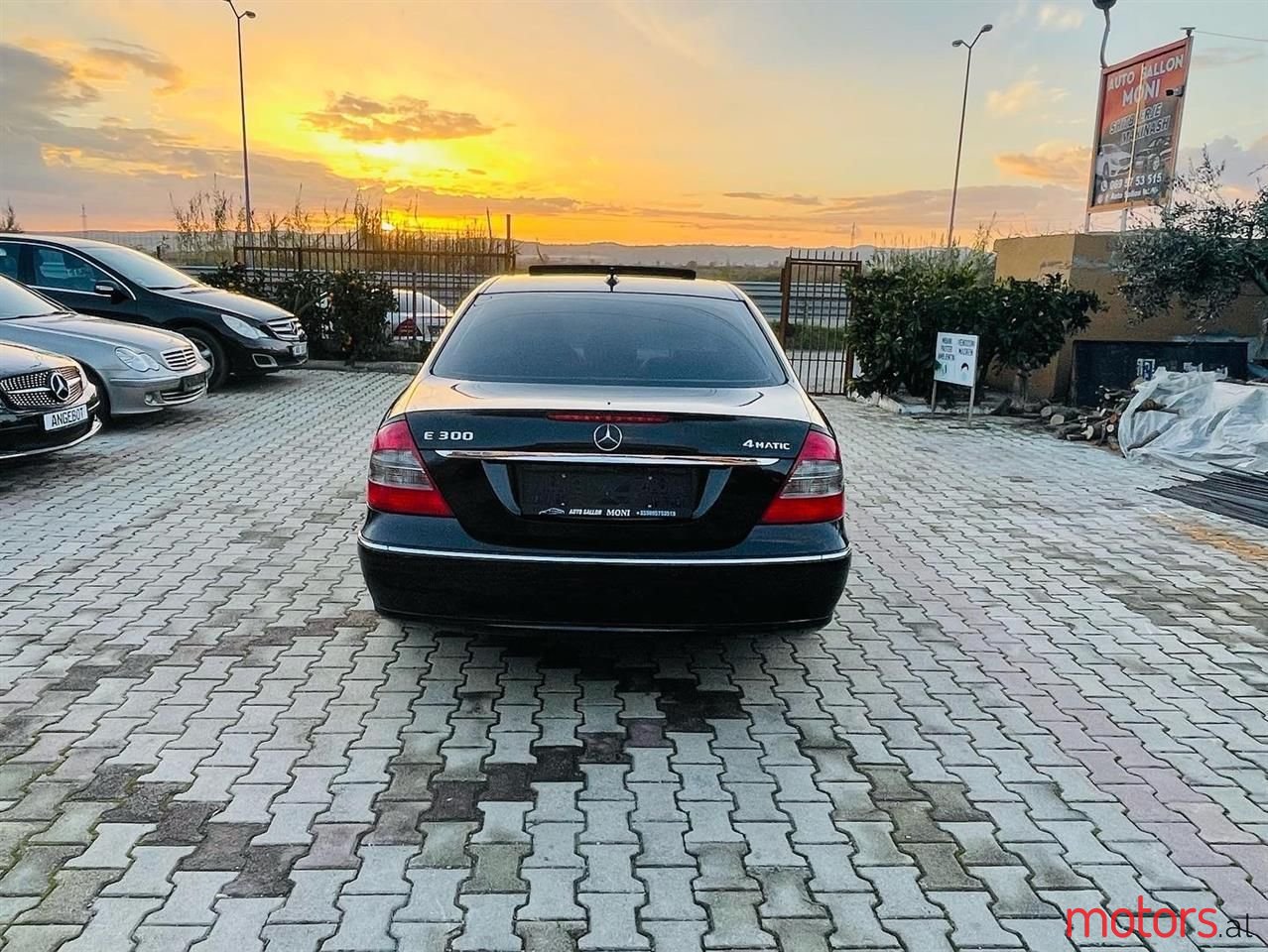 2008' Mercedes-Benz E 300 photo #5