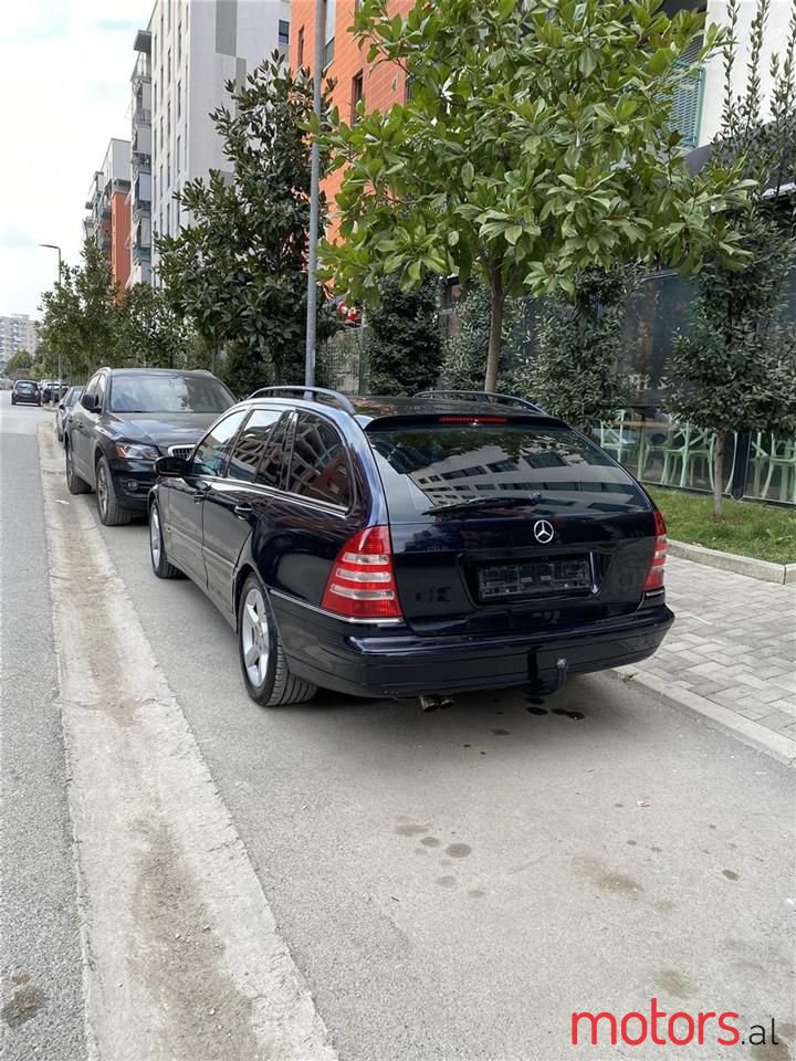 2005' Mercedes-Benz C 220 photo #2