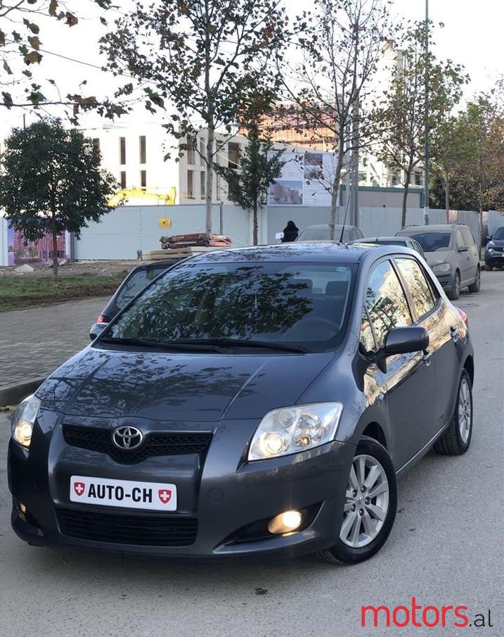 2007' Toyota Auris photo #1