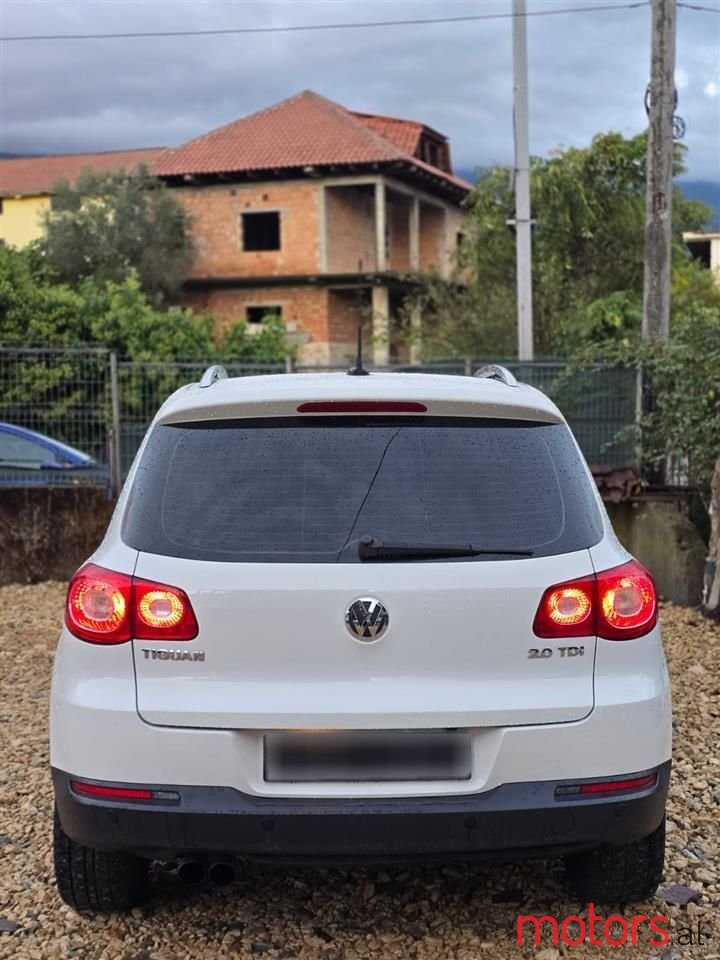 2009' Volkswagen Tiguan photo #2