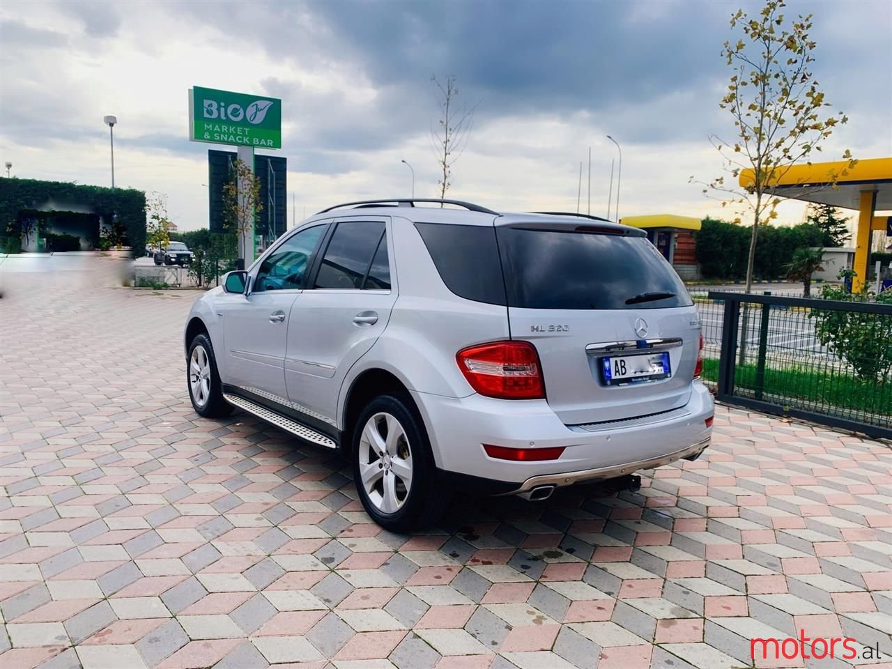 2010' Mercedes-Benz ML 320 photo #3