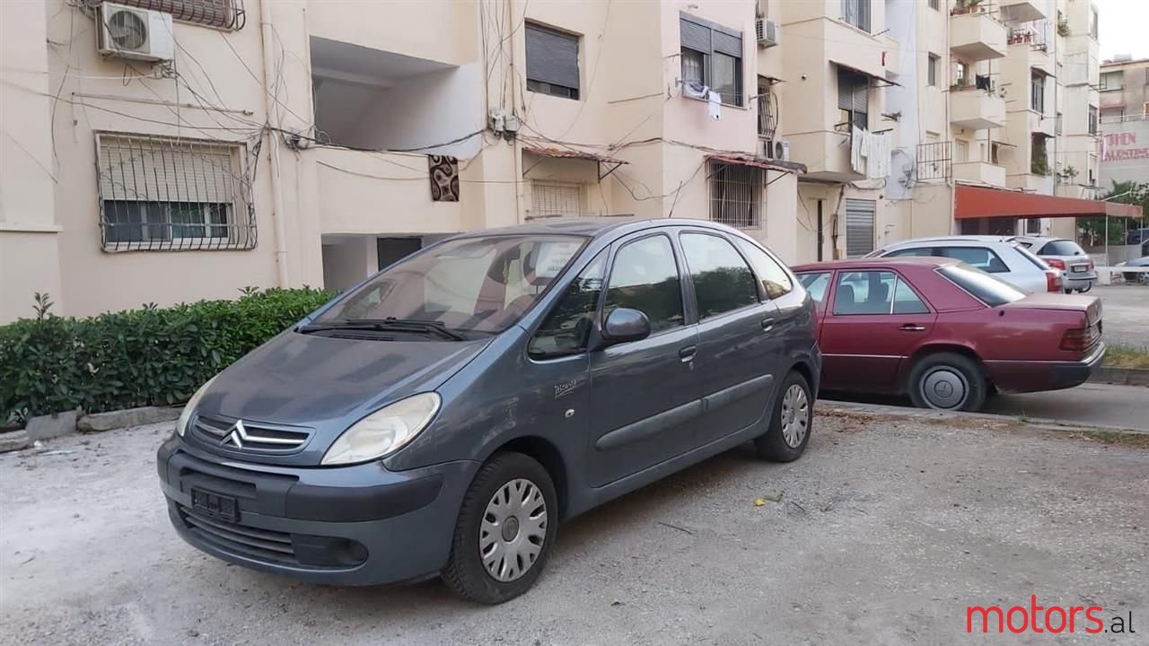 2011' Citroen Xsara Picasso photo #4