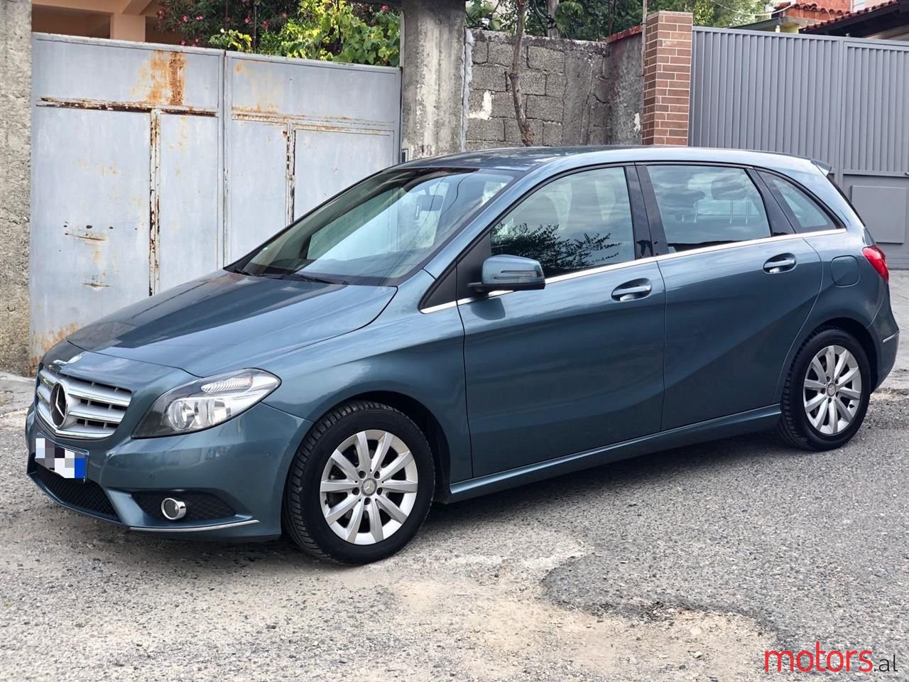 2014' Mercedes-Benz B 180 photo #1