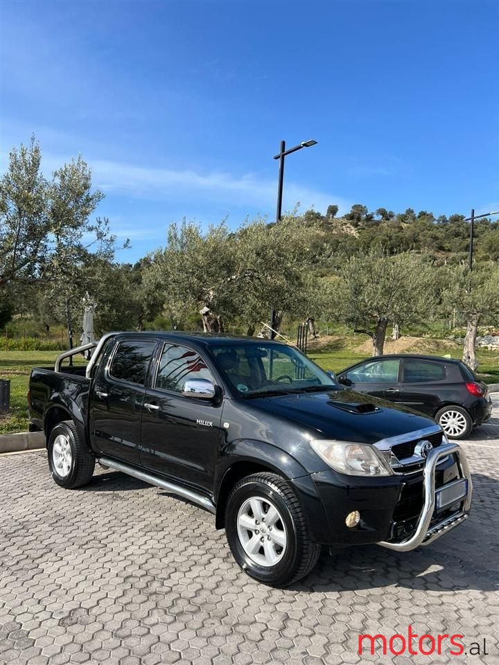 2011' Toyota Hilux photo #1
