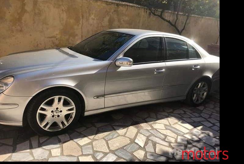 2005' Mercedes-Benz E 270 photo #1