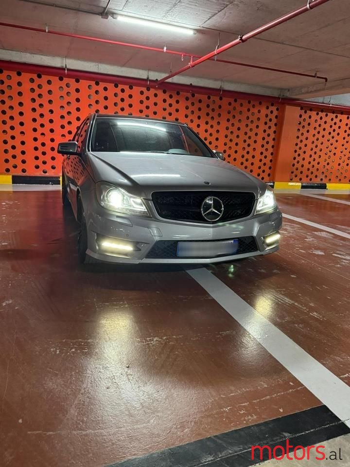 2012' Mercedes-Benz C 300 photo #1