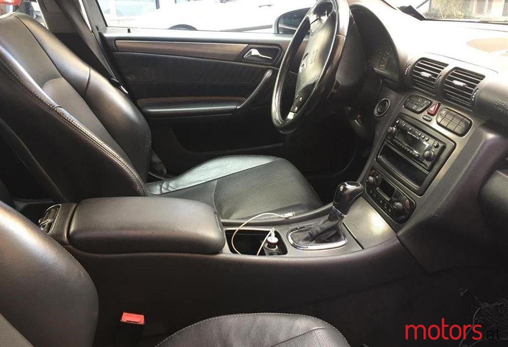 2003' Mercedes-Benz C 270 photo #2