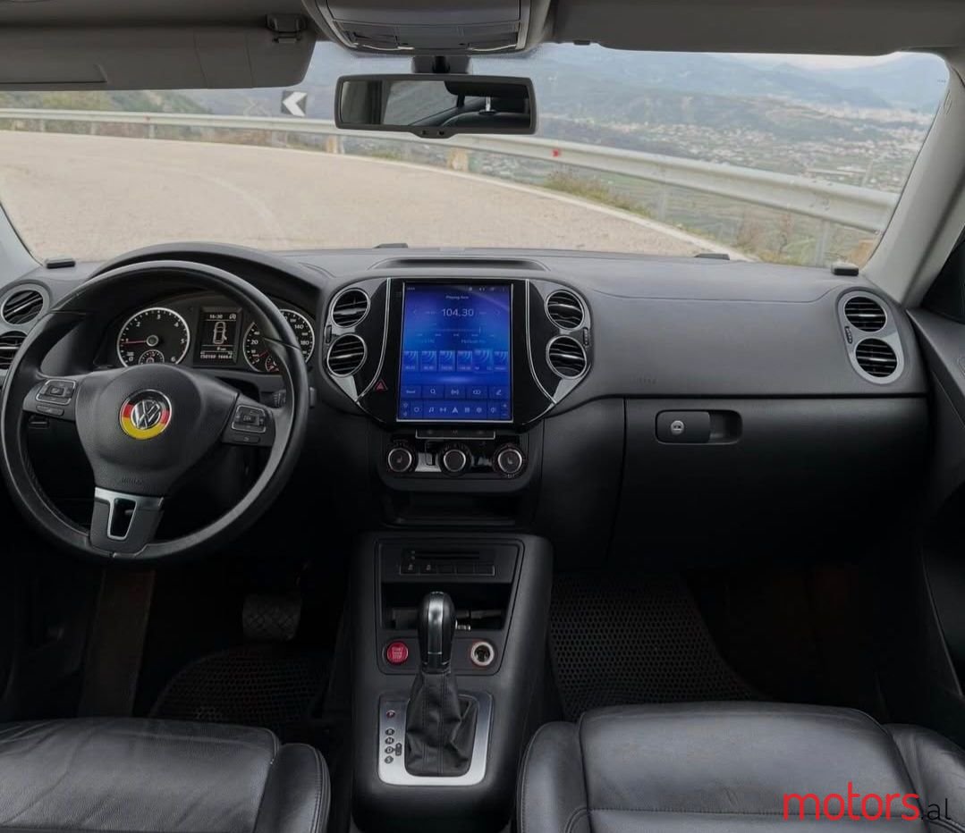 2014' Volkswagen Tiguan photo #4