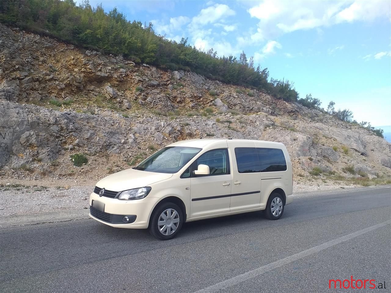 2015' Volkswagen Caddy photo #5