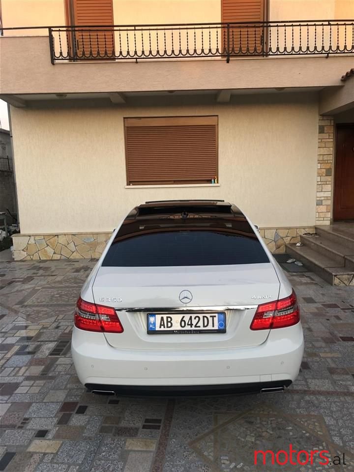 2010' Mercedes-Benz E 350 photo #3