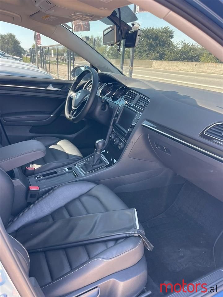 2014' Volkswagen Golf photo #4