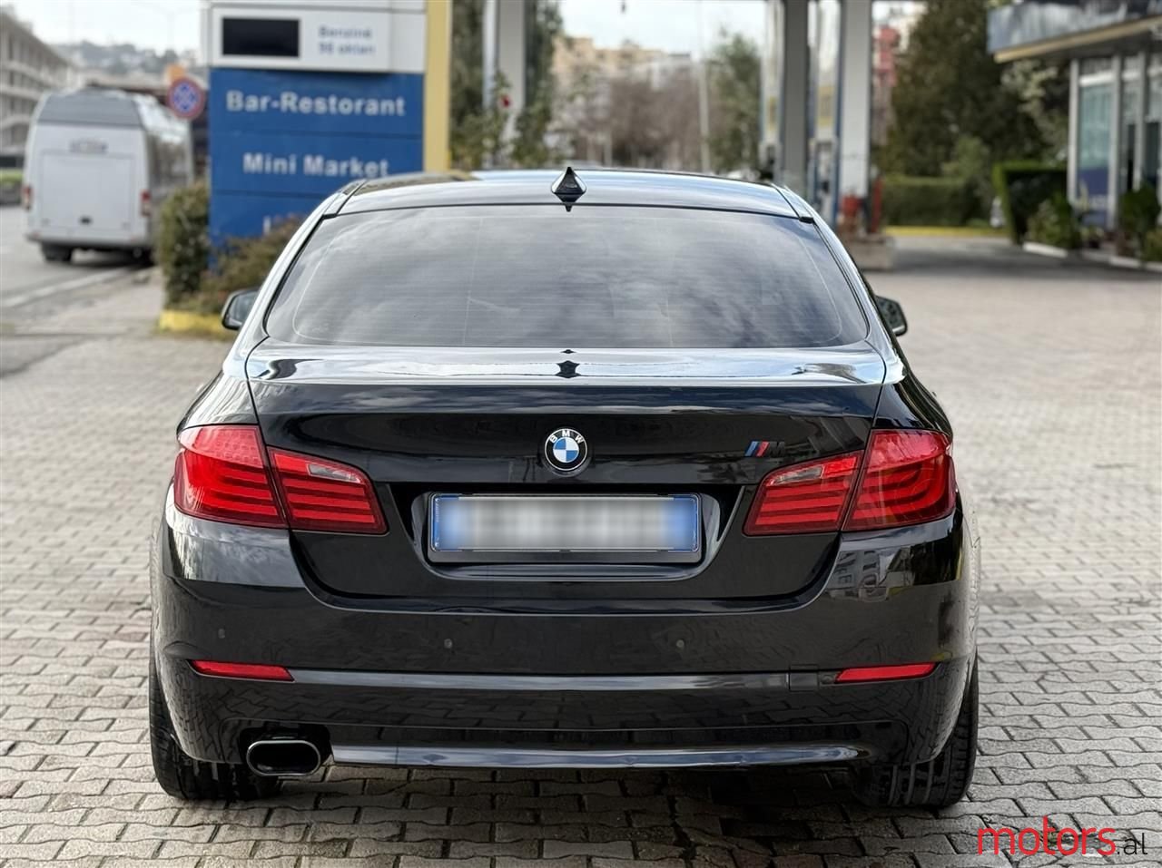 2010' BMW 530 photo #5