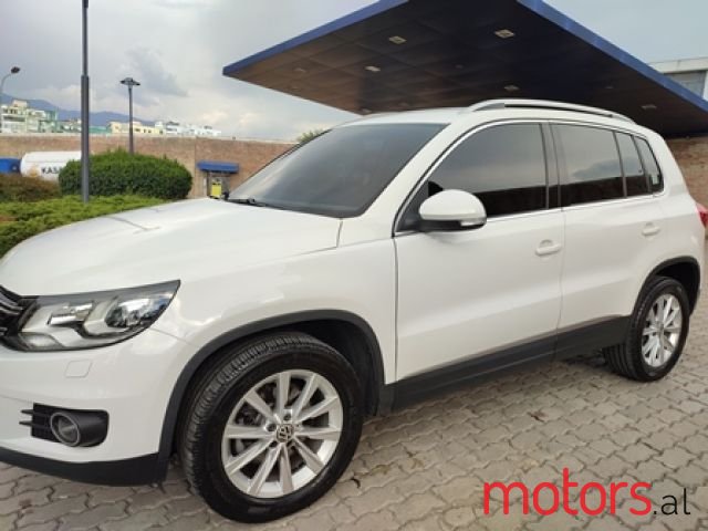 2013' Volkswagen Tiguan photo #3
