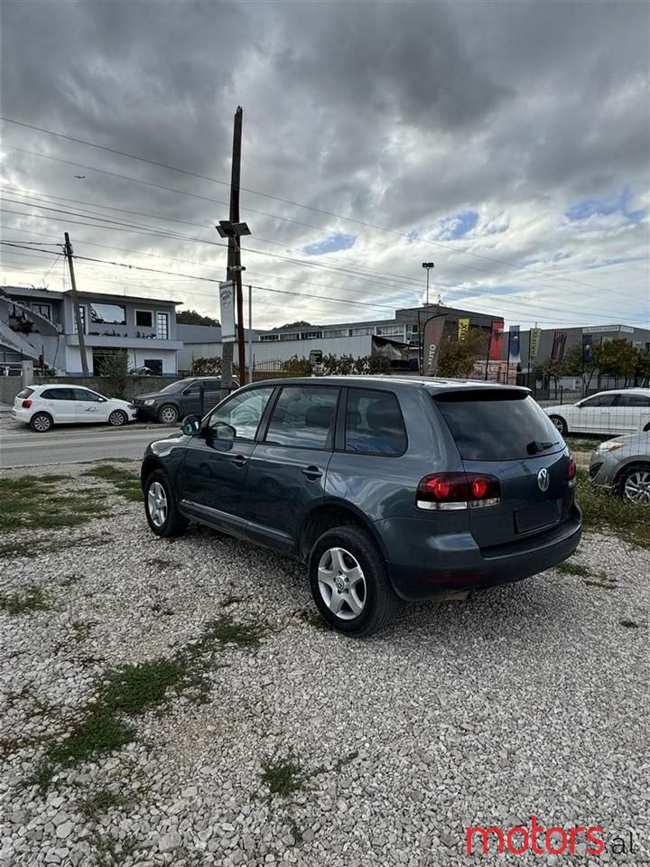 2007' Volkswagen Touareg photo #3