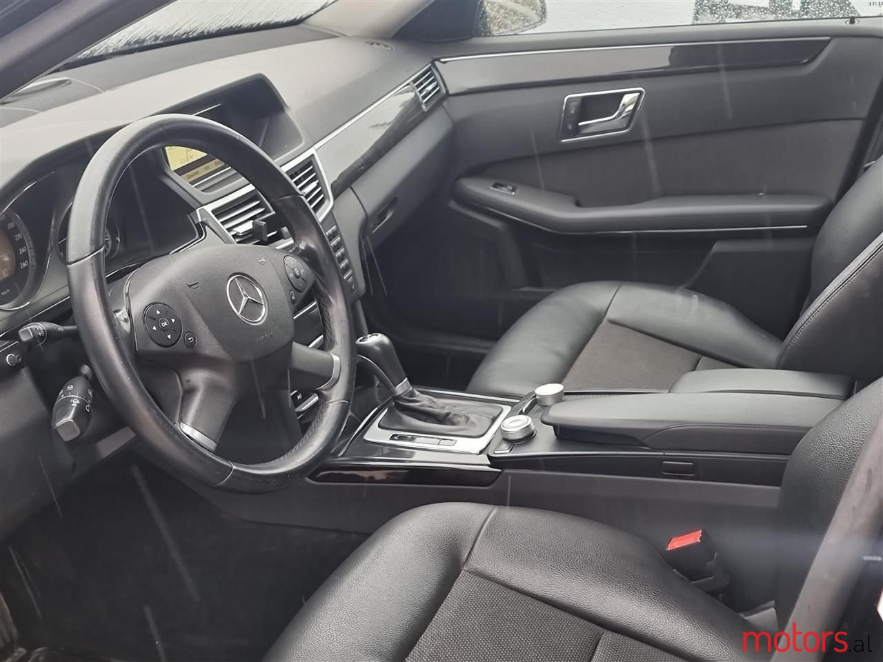 2009' Mercedes-Benz E 220 photo #6