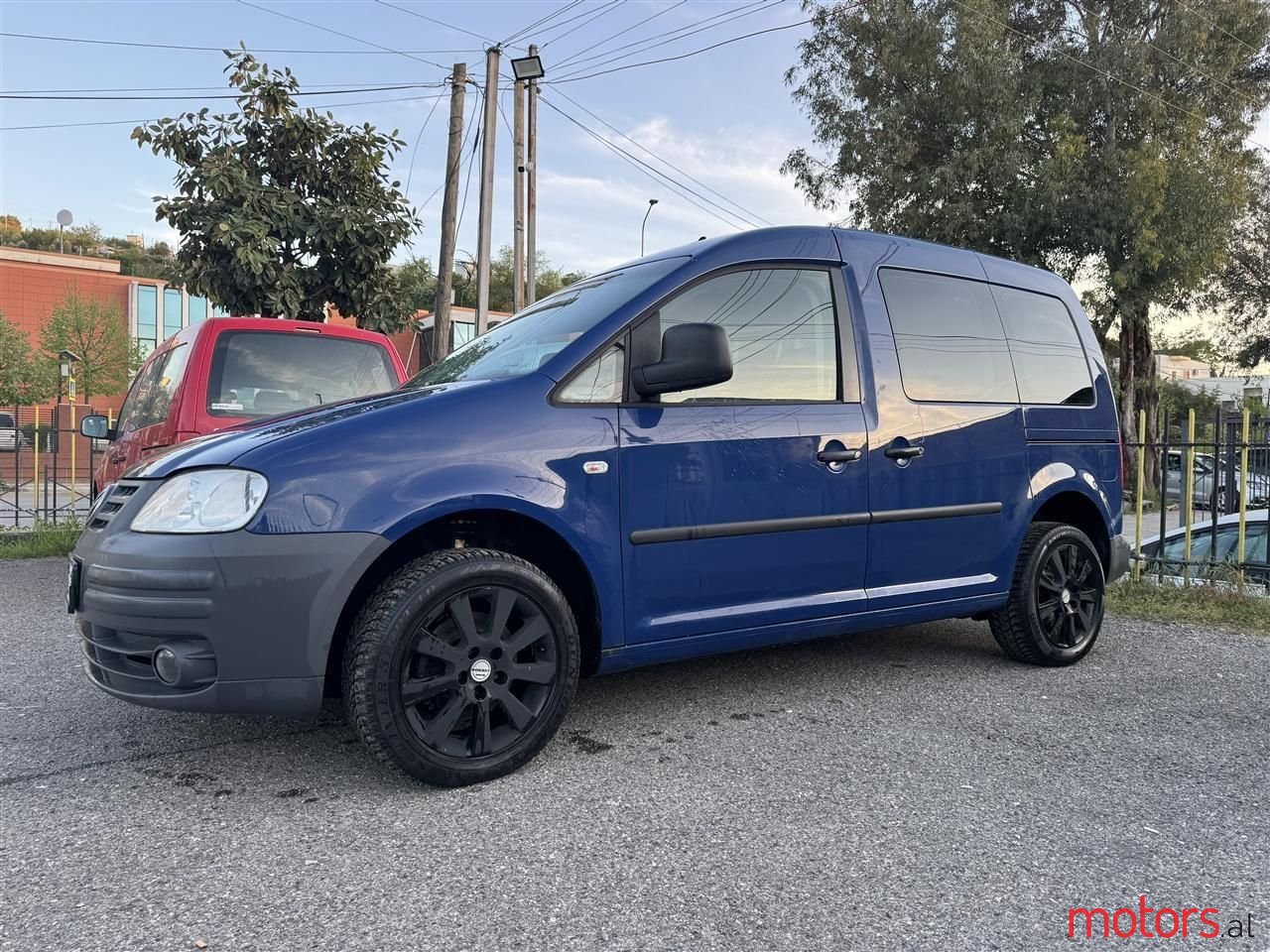 2009' Volkswagen Caddy photo #1