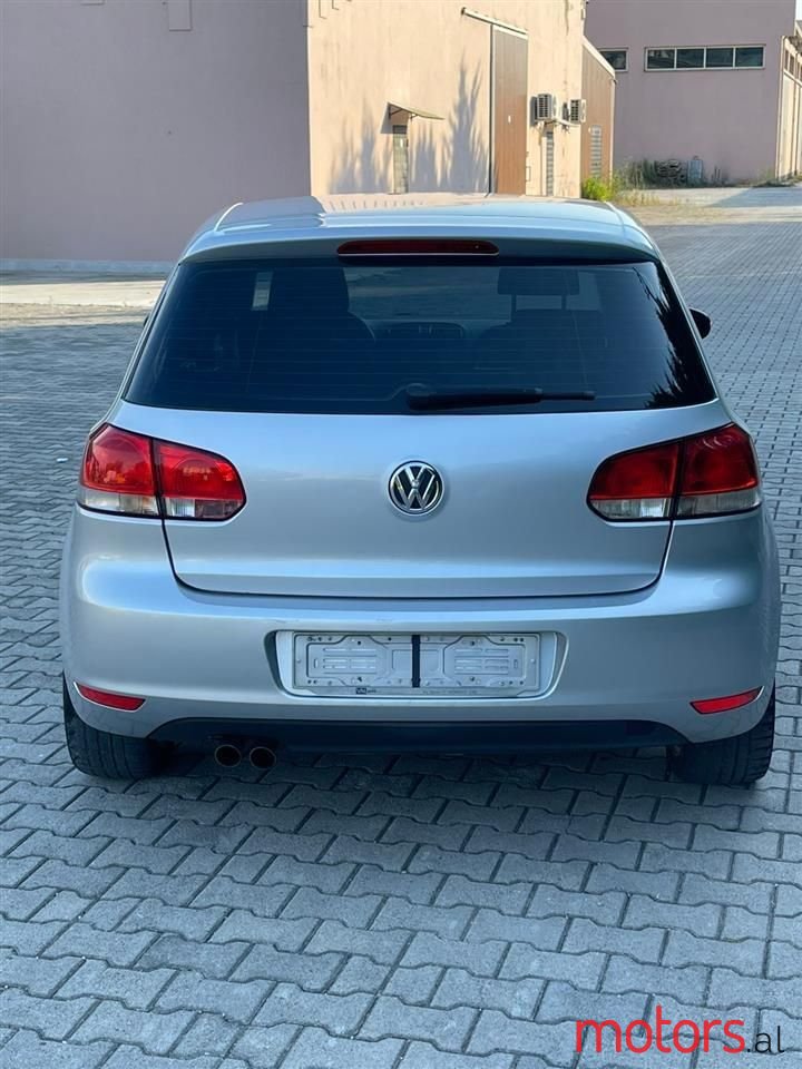 2009' Volkswagen Golf photo #4