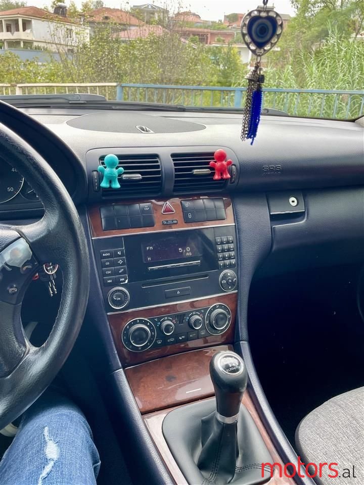 2006' Mercedes-Benz C 220 photo #2