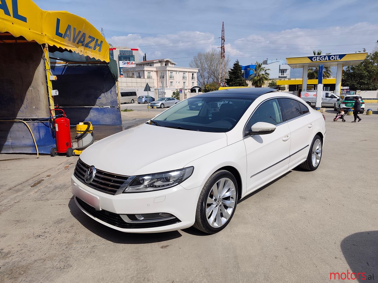 2013' Volkswagen Passat photo #1