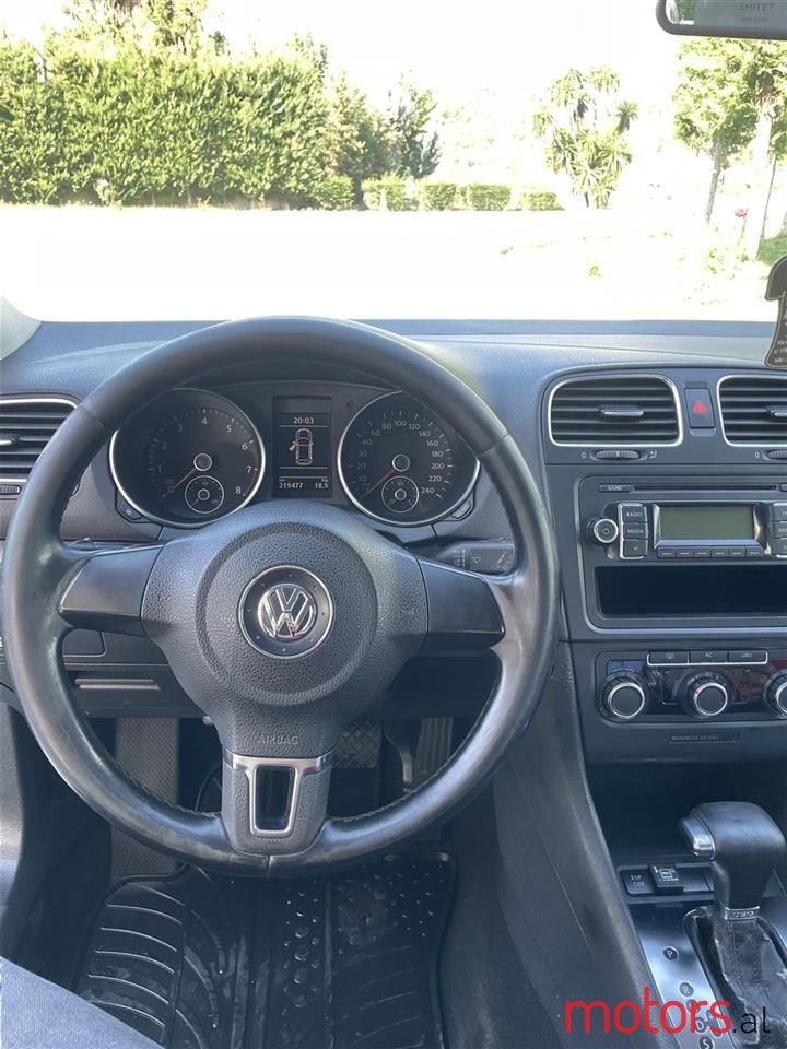 2010' Volkswagen Golf photo #5