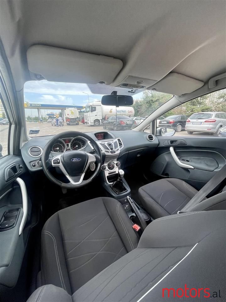 2010' Ford Fiesta photo #3