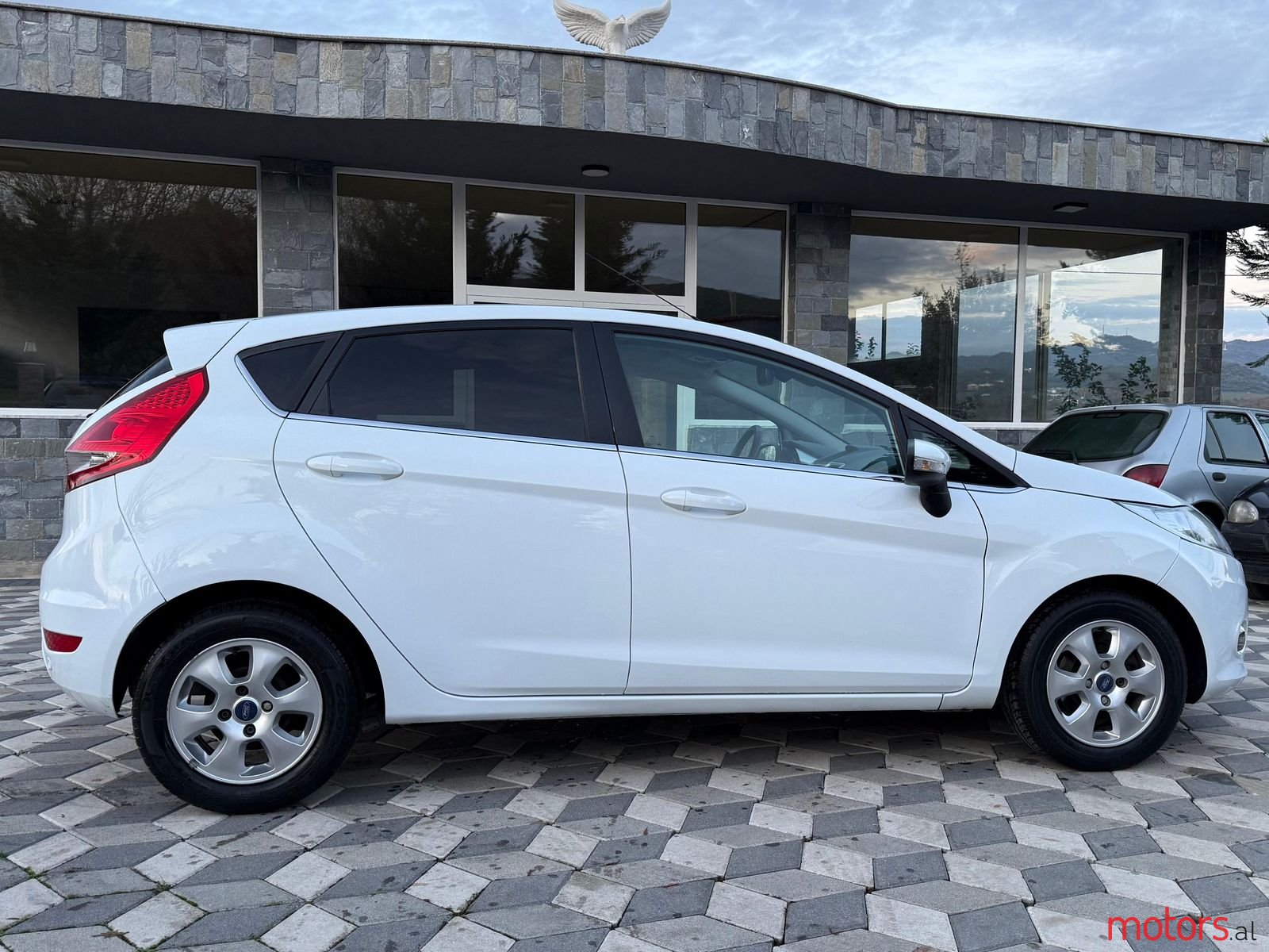 2010' Ford Fiesta photo #3