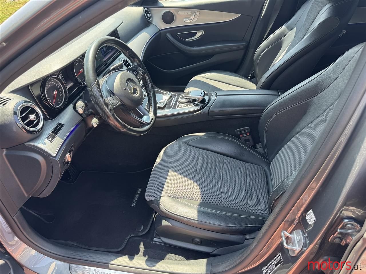 2017' Mercedes-Benz E 220 photo #3