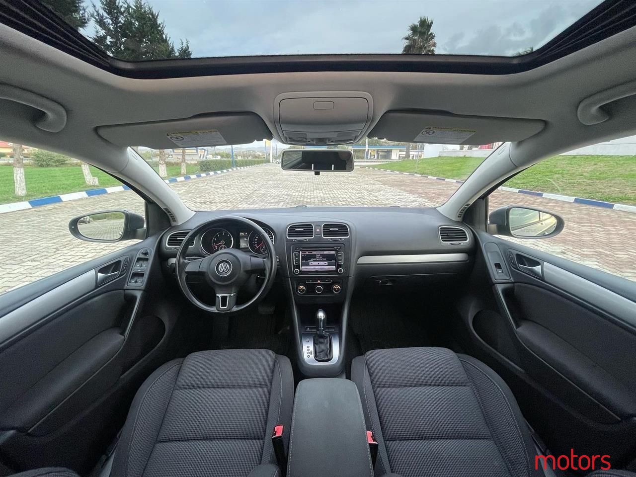 2012' Volkswagen Golf photo #5